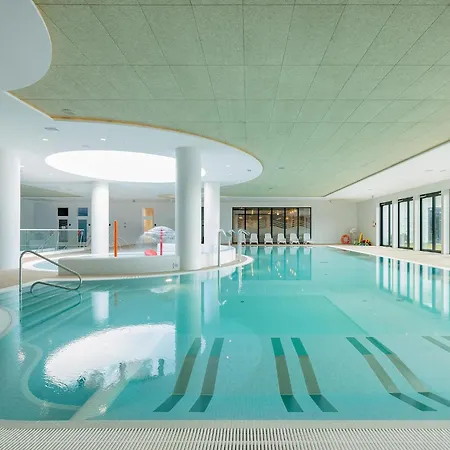 With Sea View, Pool, Saunas, Whirlpool *