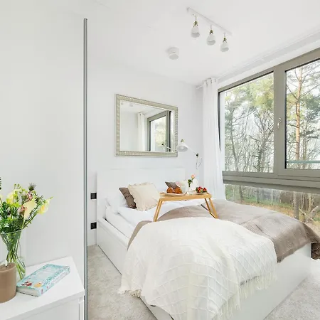 With Sea View, Pool, Saunas, Whirlpool Apartment *